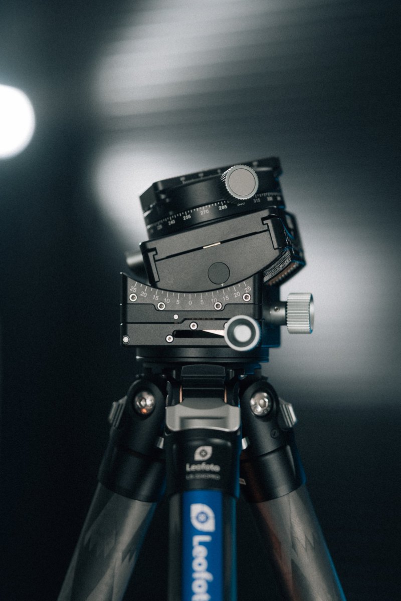 LeofotoZS's tweet image. Your Ultimate Tripod Head is Here. 😎

Get pin-point accuracy with dual knobs, swipe through 360° shots, and flip to portrait mode in one quick move. It’s that smooth. That easy.

📸: @batis_film
🔗 Grab it here: leofoto.com/products_detai…

#LeofotoG6 #CameraGear #PhotographyHacks