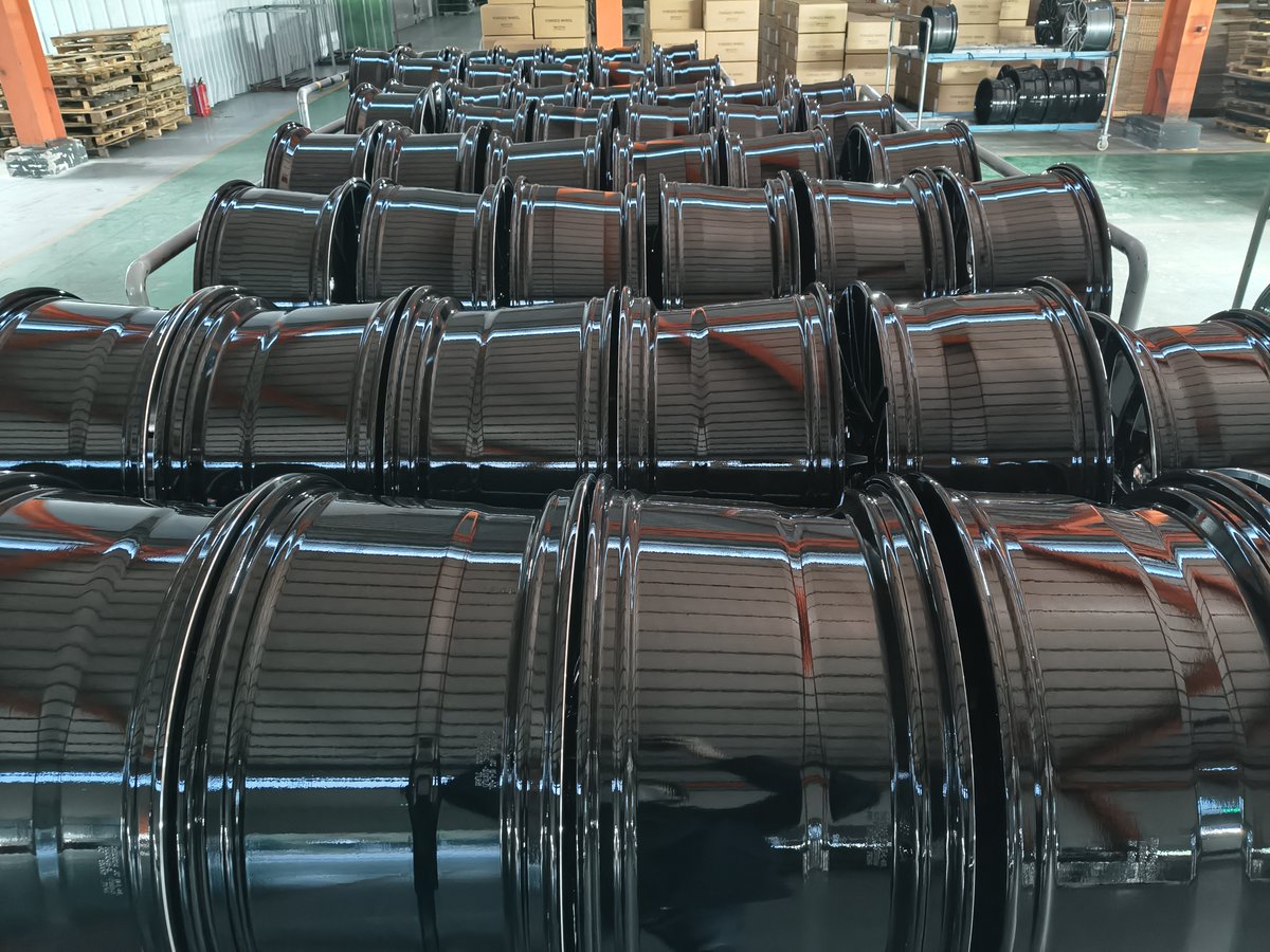ForgedPOV's tweet image. Another successful production run in the books! These beauties are packaged and ready to ship out. #forgedwheels #wheelfactory #manufacturing #automotive