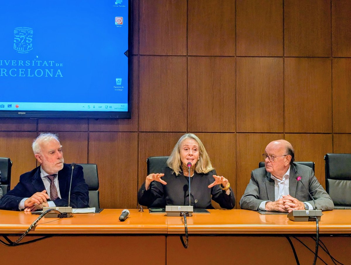 En la Facultad de Derecho de la <a href="/Dret_UB/">Facultat de Dret UB</a> arranca la jornada <a href="/CARSEP_UB_CCIES/">CARSEP_UB_CCIES</a> con la bienvenida de José Esteve Pardo, Belén Noguera de la Muela y Francesc Sibina Burón, presidente de Ccies enmarcando el debate sobre las concesiones en perspectiva europea