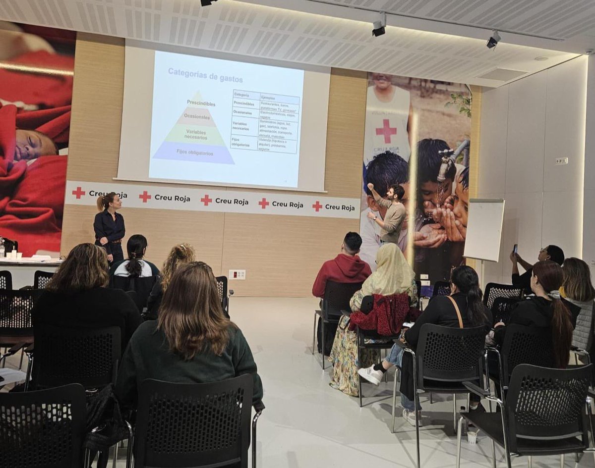 OcupacioCR's tweet image. Nova edició del voluntariat corporatiu del #ProgramaONA amb @aiguesbcnclient 🌊

📊 Educació financera per ajudar les persones participants a gestionar millor els seus recursos i prendre decisions econòmiques amb més autonomia.

#OcupacióCreuRoja