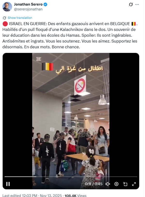 MathDemarcy's tweet image. &quot;Journaliste en Israël&quot; :-) Le gars feint de confondre kalachnikov et M16 pour mieux servir sa propagande. Spoiler : l&apos;armée israélienne prend TOUTES leurs affaires aux familles gazaouis évacuées, vêtements inclus. On se demande bien qui a pu leur fournir ces sweats tout neufs.