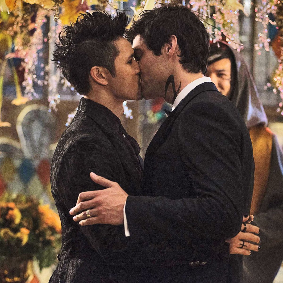 who_stalks's tweet image. Right person, right actors, right ship, right endgame 🫶🏼

[#Malec #Shadowhunters #tsc #MalecIsForever ]