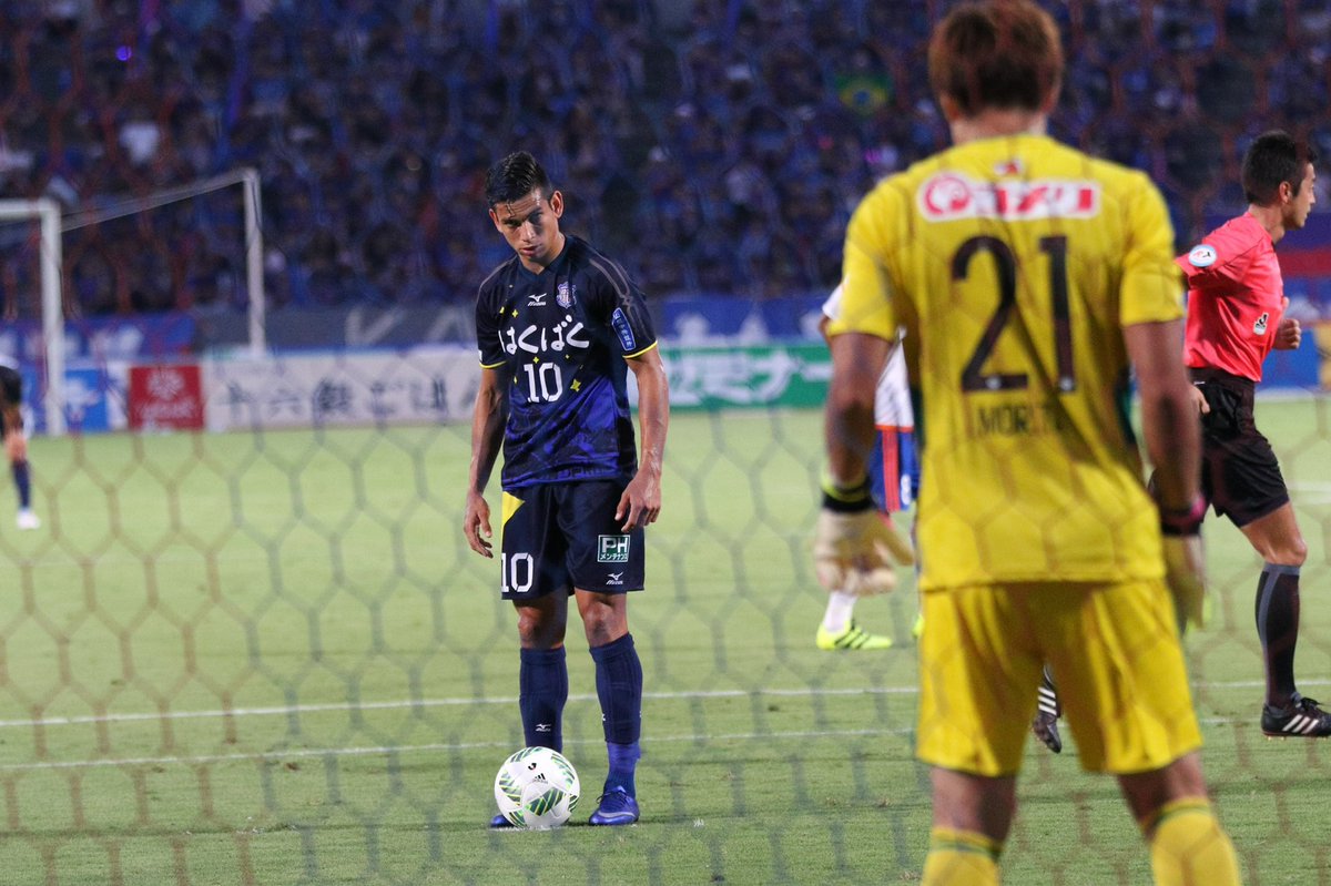 vfk_official's tweet photo. 2016年から2017年、2019年から2020年に #ヴァンフォーレ甲府 に在籍した 
#ドゥドゥ 選手がプロサッカー選手としての現役引退を発表されました✨

スーパーゴールと太陽のような明るい性格で愛されたドゥドゥ選手🌞

第二の人生も幸運を🔵🔴

#vfk #FC岐阜 https://t.co/3MaQ8j6Ftu