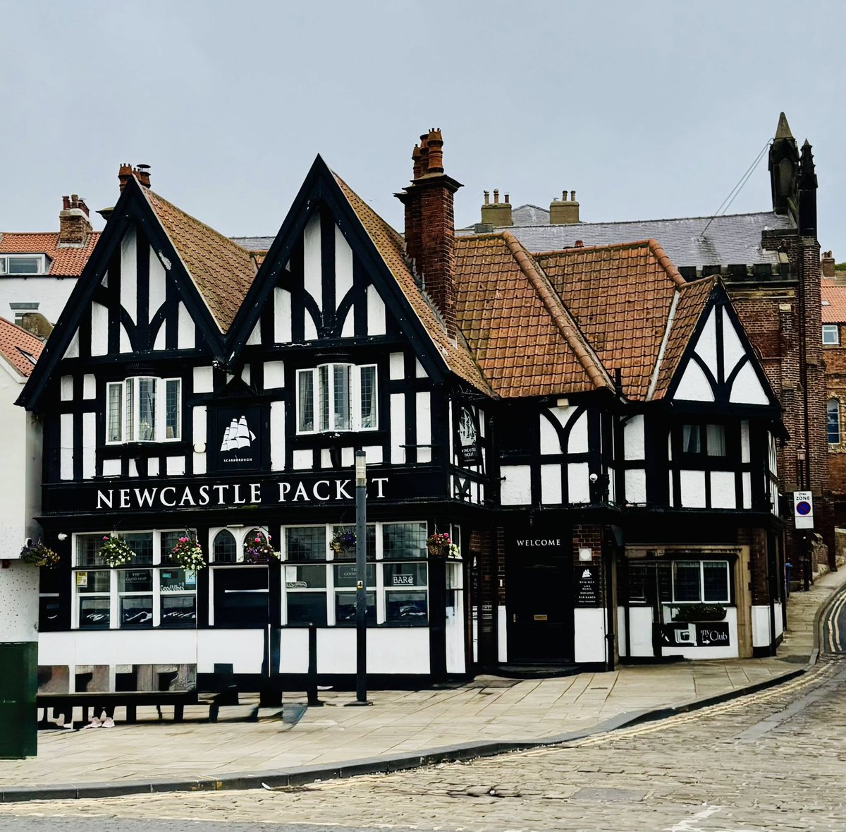 Onze eigen <a href="/JoopBuyt/">Joop Buyt</a> gaat morgen Scarborough verkennen! 

Steun deze internationale samenwerking: dedbshop.nl