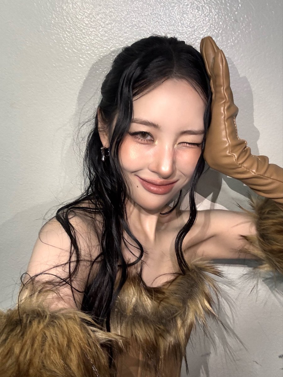 [#MIYAPIC📸]

Why so charming, charming, charming

웃어, 매력적인 미야처럼❤️‍🔥

#선미 #SUNMI
#HEART_MAID
#CYNICAL