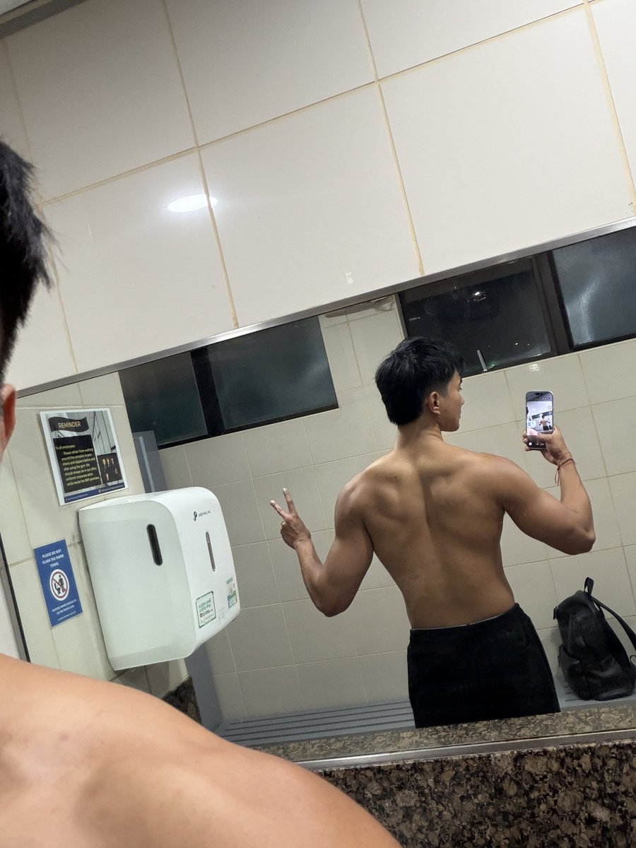 james_vldpns's tweet image. Peace out