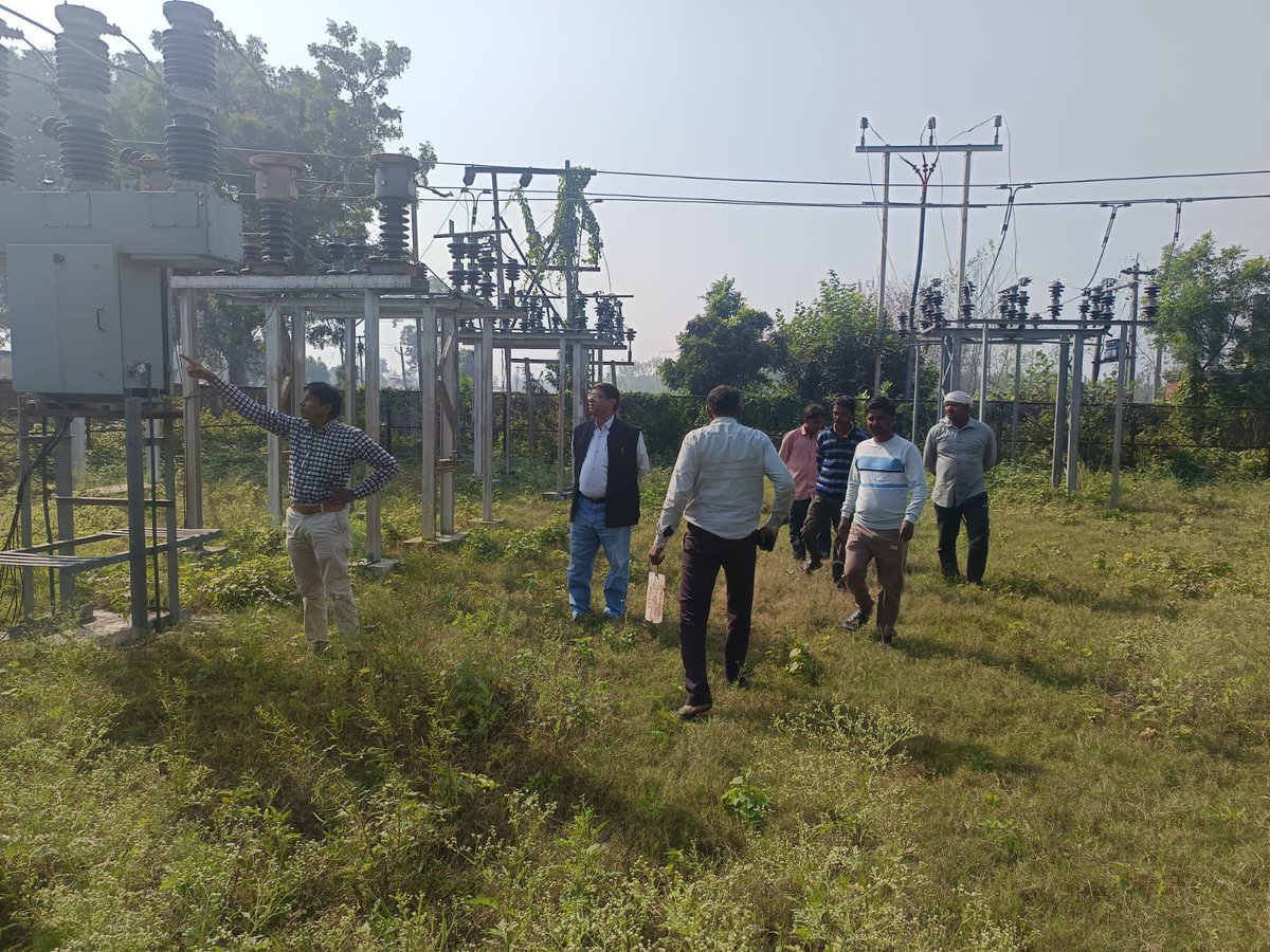 33.kv line ka shutdown ley line ki petroling kara key and line ki tree cutting.kara key tehseel ko supply deny key liye <a href="/aksharmaBharat/">A K Sharma</a> <a href="/MVVNLHQ/">Madhyanchal Vidyut Vitran Nigam Limited</a> <a href="/UPPCLLKO/">UPPCL</a>