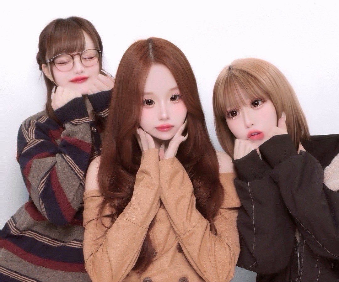 系統バラバラ三姉妹が久々に色味だけマッチした日🍁🍂

長<a href="/y2Okn/">柊 ユキナ</a> 
末<a href="/kaodekajp__/">かりぽ</a>