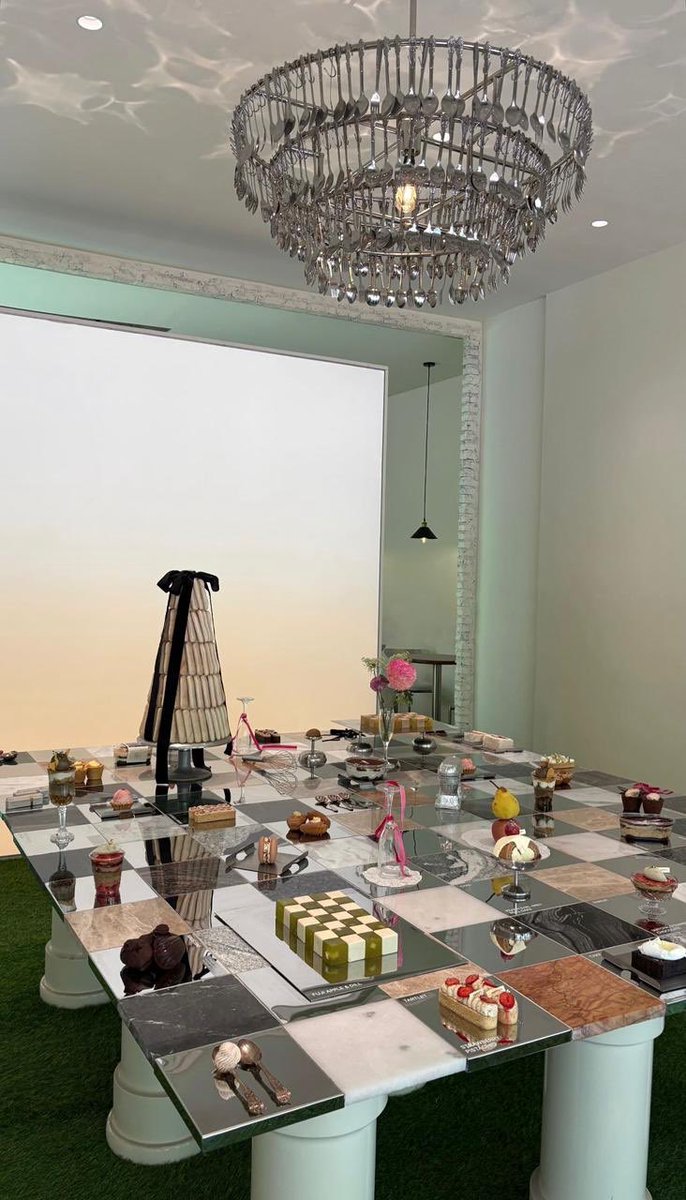 bibiweb3's tweet image. hirys fam

today i just visited a cute dessert cafe and catch up with my friends while telling them about irys

dont forget to touch grass and stay irys