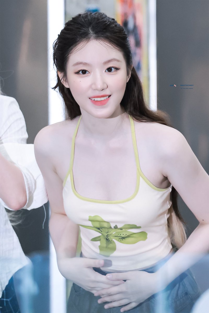 250520🍀

#叶舒华 #舒華 #슈화
#아이들 #IDLE #SHUHUA