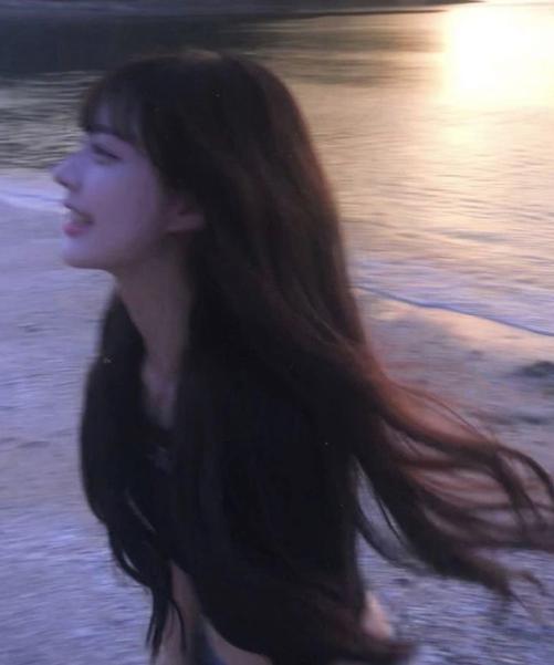 おはようございます☕ テンション上がる🎶。ストレッチでもしよ💪。今日もゆるくいこ〜 💻