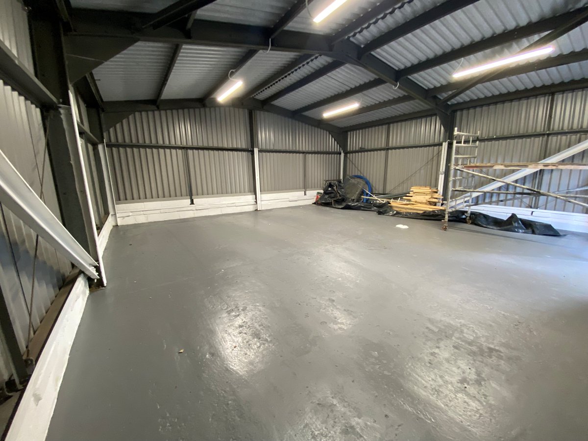 🚀 Modern Business Units for Rent – Central Oldham 829–963 sqft of versatile space from £125.99/week  🔒 Security shutters 🚗 Gated site &amp; parking 🚻 On-site WC  ⚡ Units are going fast – secure yours today! 📞 Call us now to book a viewing  #Oldhamhour #ToLet #CommercialProperty