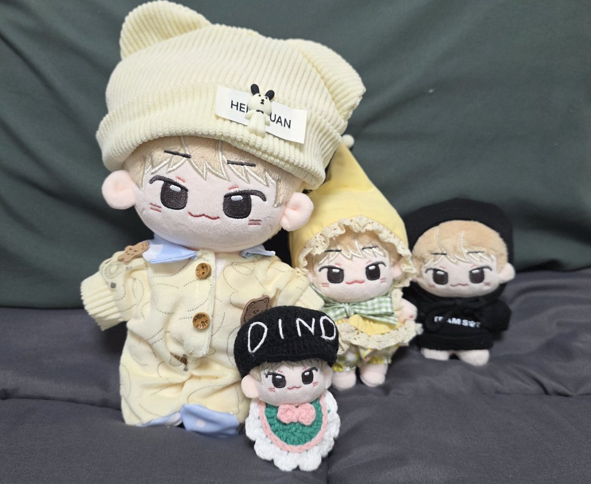 멍멍찬 4마리 어셈블!!!
하 모아놓으니 진짜 개졸귀야ㅠㅠㅠㅠ
이렇게 되니 40깅 안산게 쪼오끔 생각나지만ㅋㅋㅋ
진짜 너무 귀여워ㅠㅠㅠㅠㅠㅠ