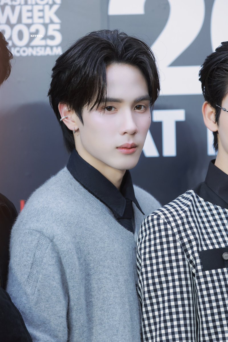 kitten_java's tweet image. อย่างหล่อ 🫠

#EFW2025xSurfJava
#EFW2025 
#javabh @javabh28