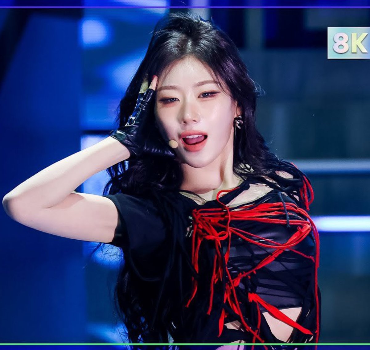 chaeryeongsLOG's tweet image. CHAERYEONG IS LOOKING SO STUNNING IN THE THUMBNAIL OF HER FANCAM??? UNREAL 
🔗 youtu.be/4ZJ6VNSzFO4?si…