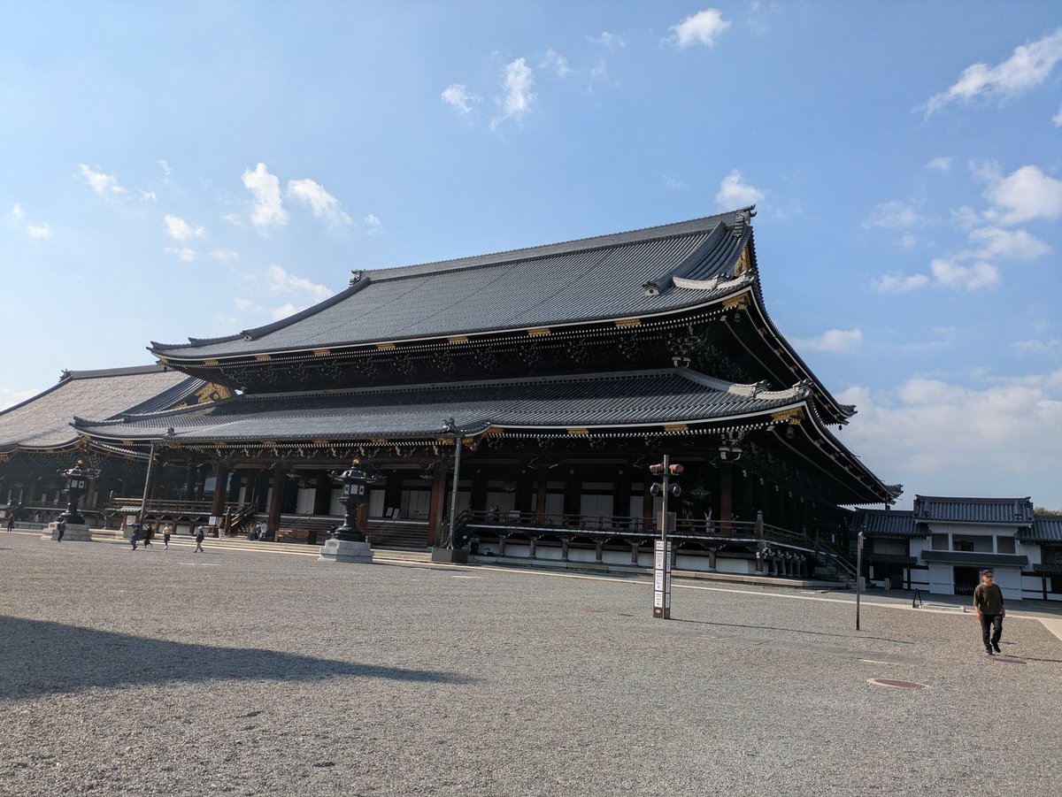 putimanjyu05's tweet photo. ジョジョリトグラフ展で東本願寺行ってきた〜 https://t.co/0H2BacgvSk