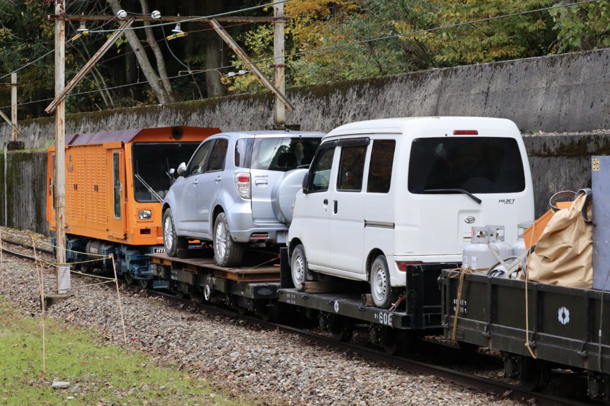 本日の黒部峡谷鉄道
6レ黒薙貨物は自動車が積載されていました。なかなか遭遇できる輸送ではないので今日は運が良かったです。
