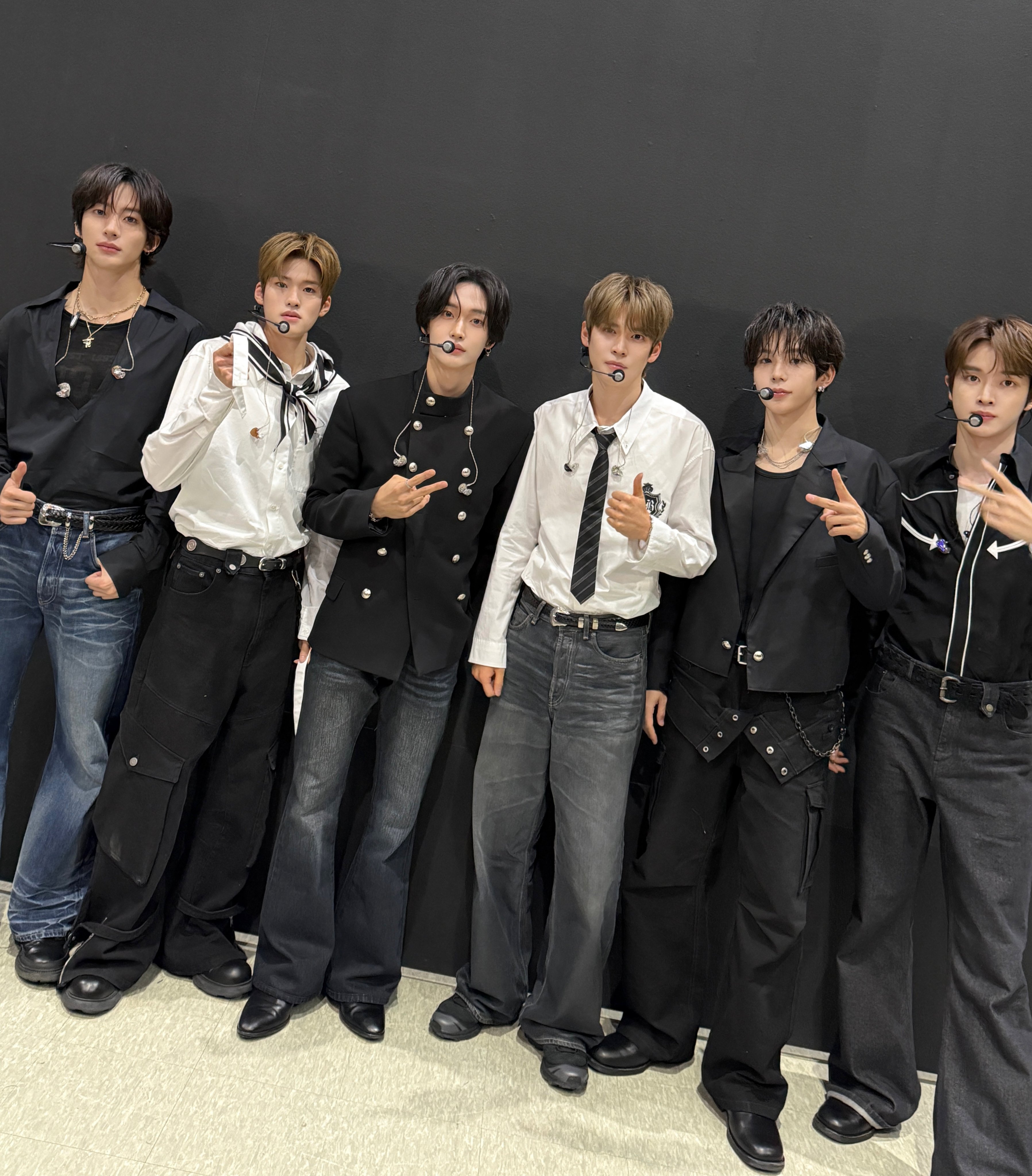 20251114버추얼라이브가족사진