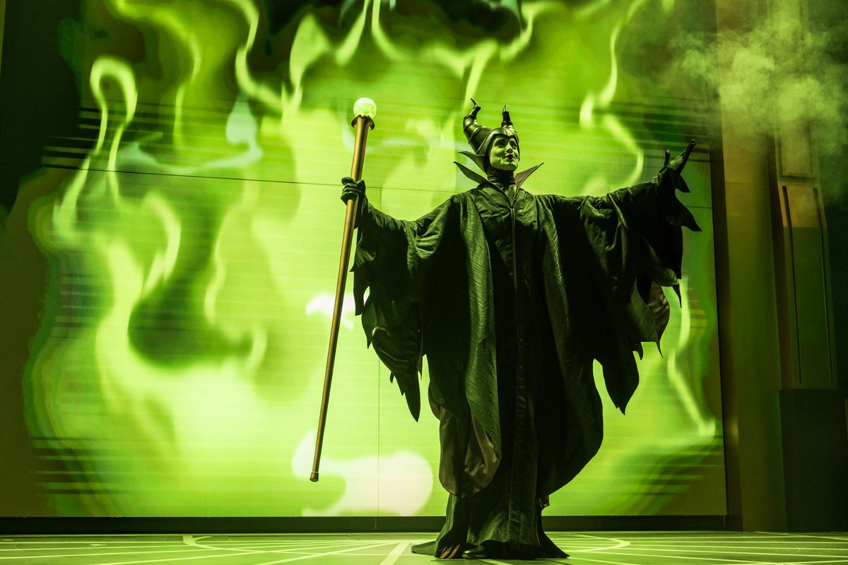 Mouseland_magic's tweet image. Disney DESTINY - This is a one-of-a-kind encounter, where Maleficent reveals the true extent of her magical powers. Only the bravest guests will dare to approach her and fall under her spell.
#disneycruiseline #disneycruise #disneydestiny