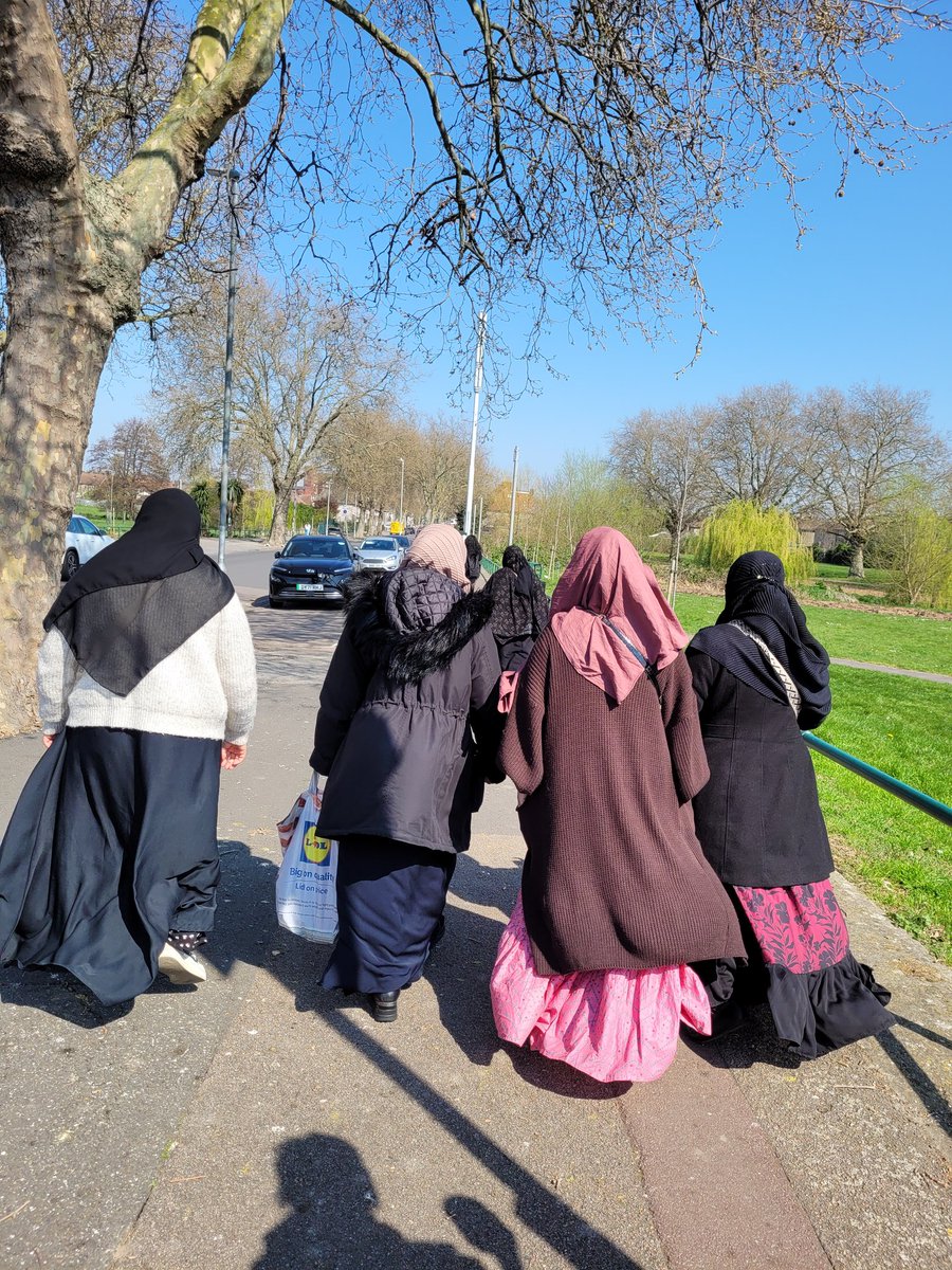 Creative English tweet media