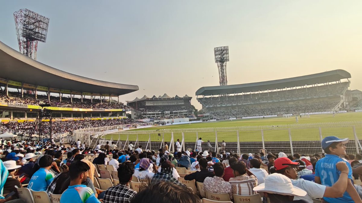 CricCrazyJohns's tweet image. PACKED EDEN GARDENS 😍

- Kolkata deserves to host India vs Australia BGT in 2027.
