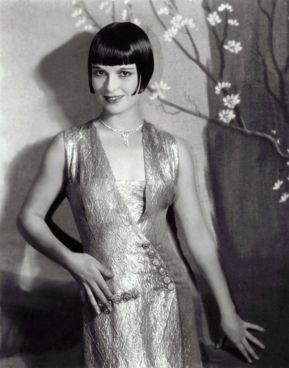 RomanPBone1's tweet image. #botd Louise Brooks photographed by Eugene Robert Richee.