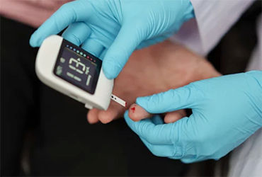 IDSE_Online's tweet image. 🩺 Lesson learned: Shared glucometers = HBV risk. Vaccination + dedicated devices = safer diabetes care in nursing homes. Read more here idse.net/a/lDMBAA/t #HepatitisB #Diabetes #InfectionPrevention #LongTermCare