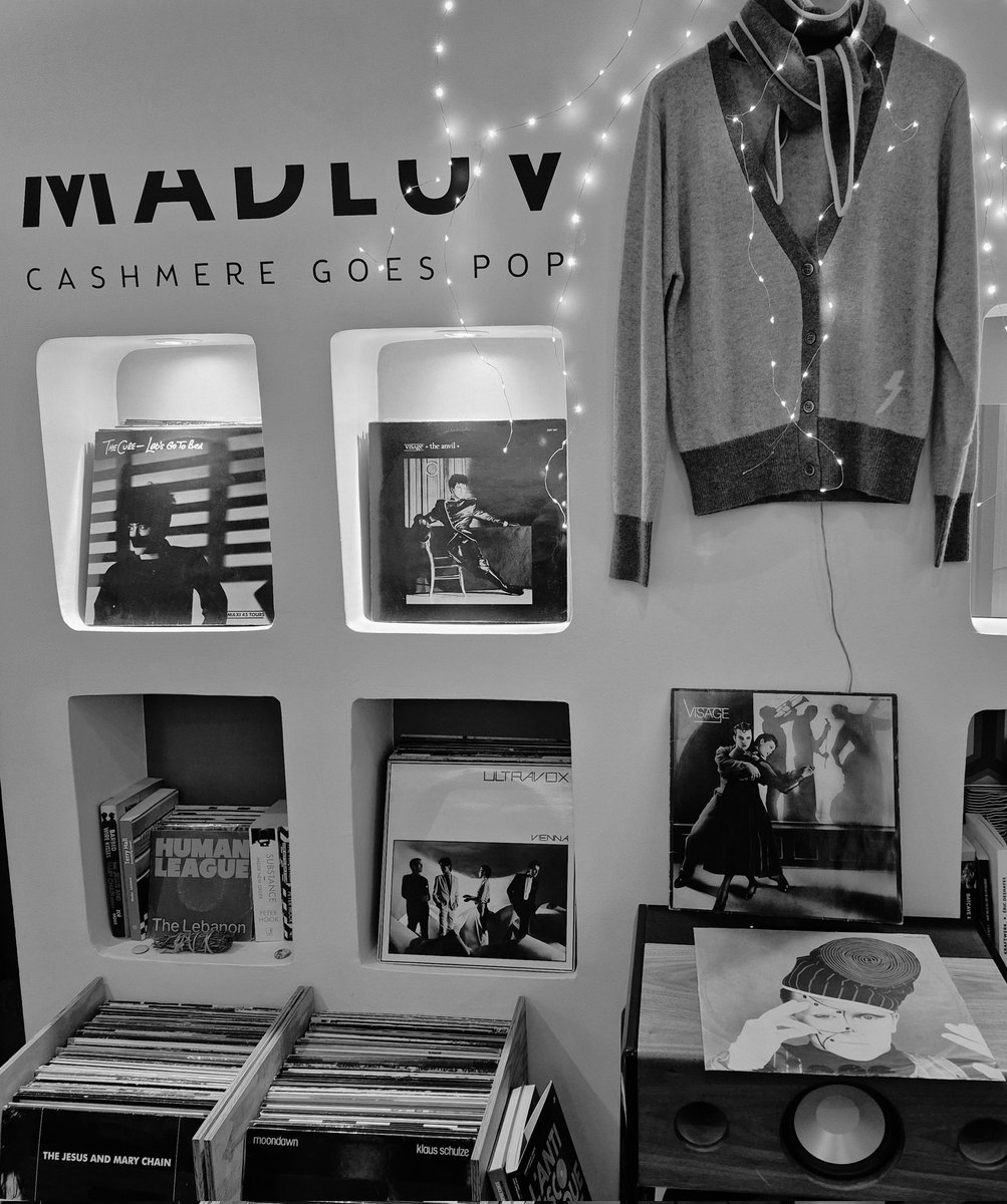 MadluvParis's tweet image. Devenir en Gris 🔥
NowPlaying at Madluv

@midgeure1
#Luv #Visage #SteveStrange #MidgeUre
#BillyCurrie #JohnMcGeoch #RustyEgan #DaveFormula #BarryAdamson 

#Madluv