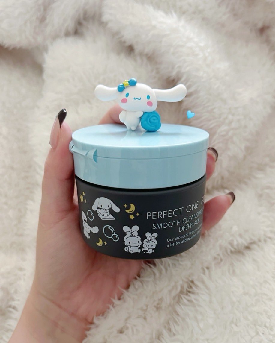 fuyumiin_'s tweet image. このちょこんとしたシナモロールかわいすぎる꒰ ᐡᴗ͈  ᴗ͈ ᐡ꒱🩵
パーフェクトワンフォーカスのシナモロール とポムポムプリン のコラボクレンジング⭐️肌もっちもちなれて大好きなんだけど、 セットでマスコット付。メガ割で30％OFFだからバーム1個分弱お得！コスパバグ！絶対ほしい！ PR