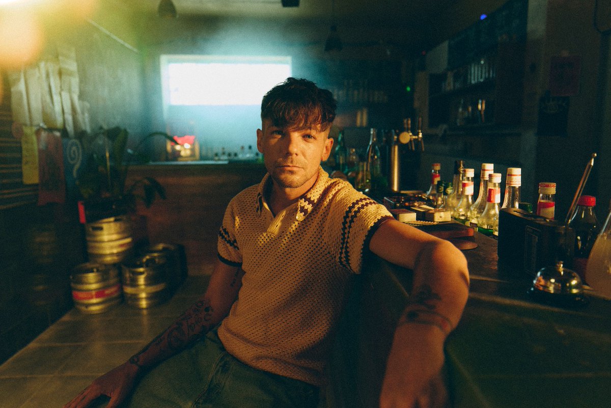 ClashMagazine's tweet image. REVIEW: @Louis_Tomlinson's single 'Palaces' proves you really can go home again - 

clashmusic.com/reviews/louis-…
