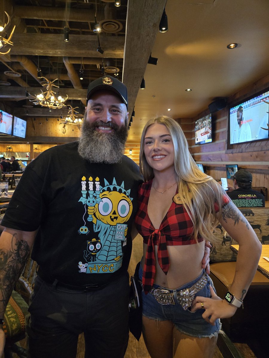 Had a great time at Twin Peaks tonight!!
<a href="/TwinPeaksLodge/">TwinPeaksRestaurant</a>