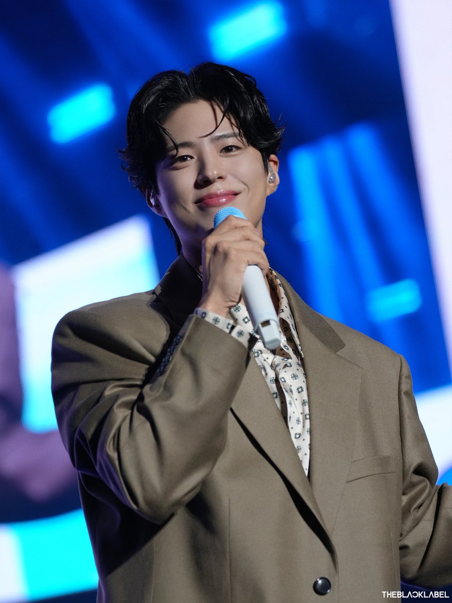 パクボゴムセット 2025年 10月 BAZAAR KOREA HANBOK WAVE パクボゴム | theMuses