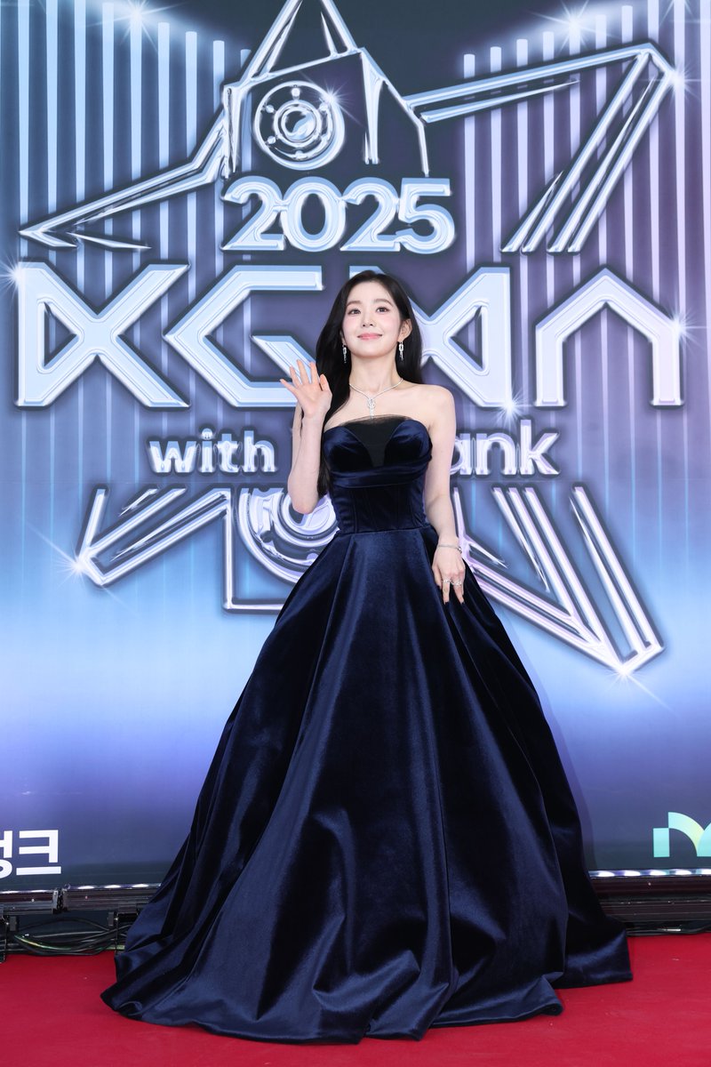 레드벨벳 아이린, ‘이렇게 아름다우면 다들 MC만 볼텐데’ (2025 KGMA 레드카펫) [HD포토] #2025KGMA #레드카펫 #포토월 #프리뷰 #레드벨벳 #RedVelvet #아이린 #IRENE topstarnews.net/news/articleVi… <- Original Photo