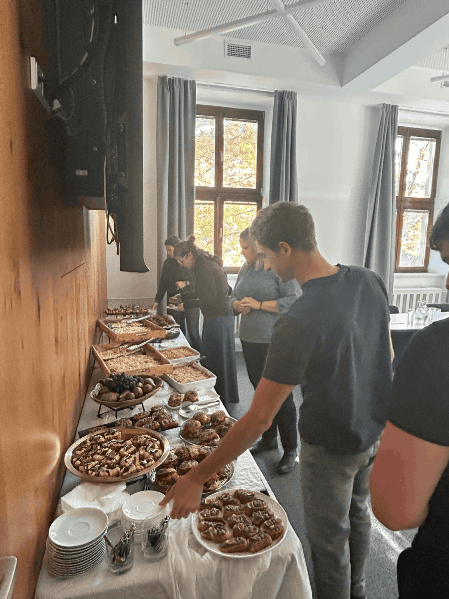 ProVeg Czechia hosted a seminar at Mendel University on “The Path to a Balanced Diet,” sparking conversations among students and staff about the power of plant-based food, with delicious vegan catering by Green Leaves. 🌱🇨🇿