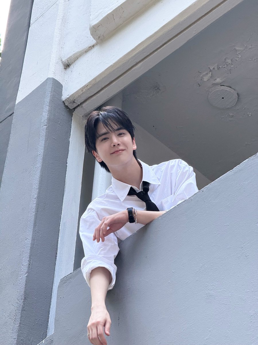 MBC 구해줘! 홈즈 is done🍜 Overflowing ambition, bright visuals, and a smooth talker… that’s our lovely Intern Kim🤭 Who’s ready to follow me on a Seoul noodle-road tour and a duty-free adventure?🏃💨