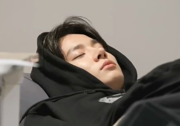 EVAN01ACE's tweet photo. 🐹😴🫳🏻 https://t.co/nXipnXVG8y