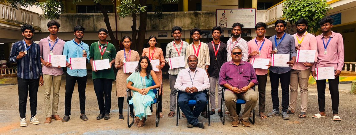 VelMultitech99's tweet image. I am happy and proud to share that our Additional Director Madam appreciated the prize winners of the Anna University Sports Board Zone 1 Athletic Meet, recently conducted by GRD Engineering College, Thiruthani. This recognition has truly motivated and encouraged all of us.