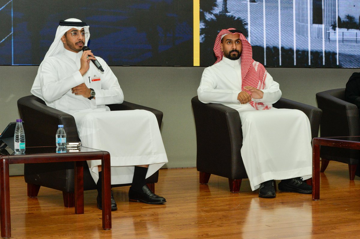 IAU_KSA's tweet image. وأضافت أن الورشة سعت إلى تعريف الطلبة بآفاق المهنة المستقبلية في مجال التسويق، واستعراض التجارب الملهمة في هذا القطاع، إضافة إلى إبراز فرص التميز والإبداع فيه، من خلال مناقشات تفاعلية ومداخلات من المتخصصين والمشاركين.

كما شهدت الورشة تفاعلاً مميزًا من الحضور، حيث طرح الطلبة…