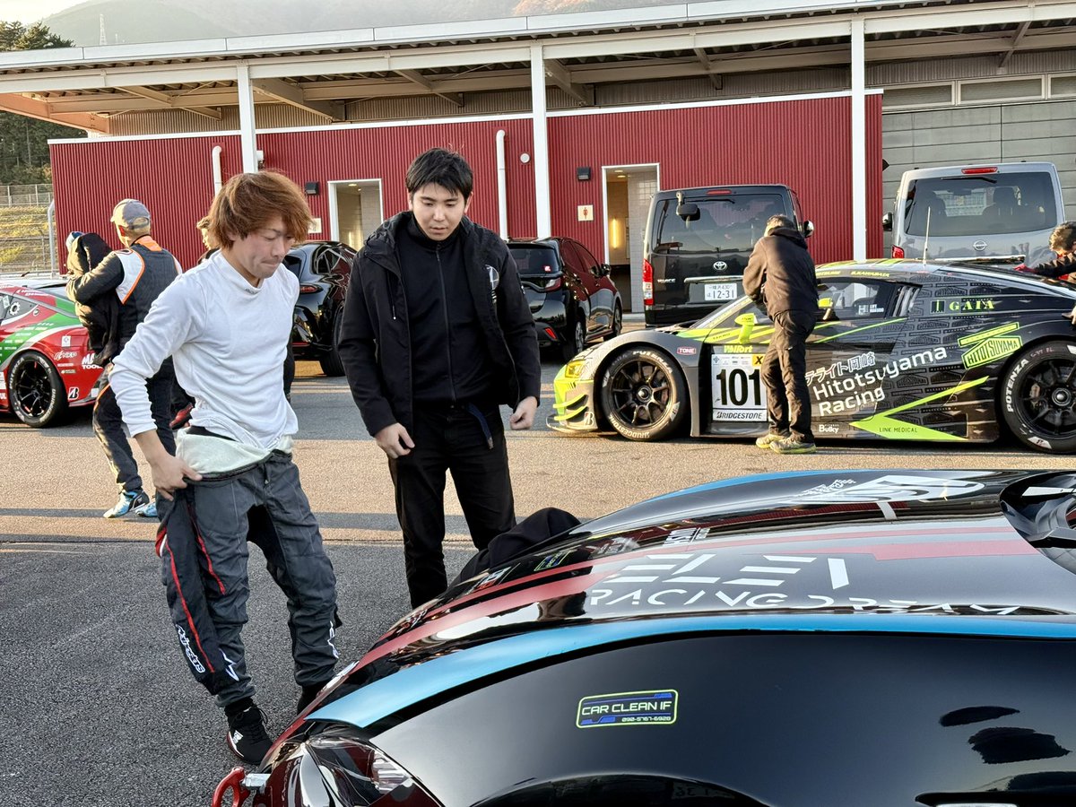 hirorinmsr's tweet image. S耐チャレンジ金曜フリー走行終了しました。

初のリアル富士でしたが、シムで慣れていたので戸惑う事なく走れました。

明日は予選、明後日は決勝！
がんばります。

#DDR_AKB
#HORIZONTAL
#2HDAY
#CARCLEANIF
#CUTCLUBWISH