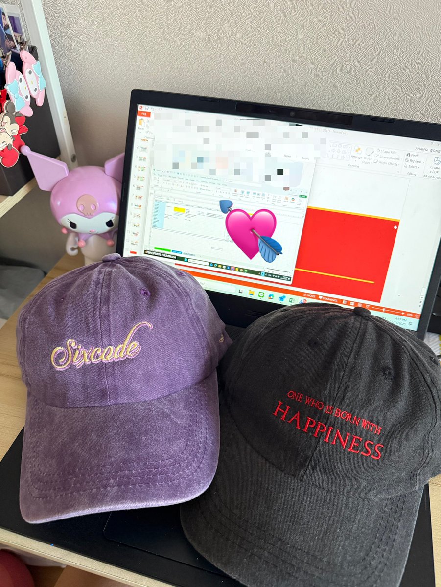 anyaa__04's tweet image. ลูกของพ่อพ่อแม่แม่มาส่งแล้ววววว 
หมวกฟอกสีเฟดสวยมาก โดยเฉพาะสีม่วง เท่มาก
ทรงหมวกใส่ละหัวไม่แบน เลิฟเลย 💘

#Sixcode #แม็กกี้บาส