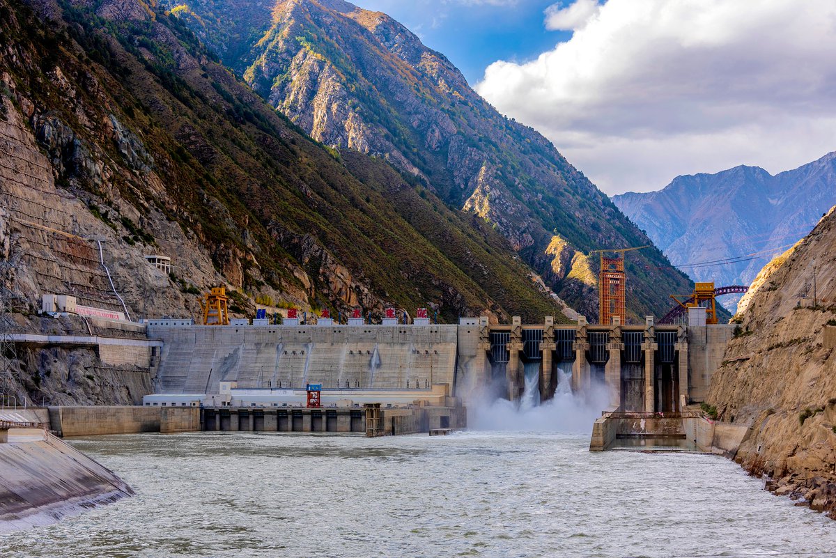 Frontlinestory's tweet image. #FrontlineFocus: China&apos;s power system gets smarter &amp;amp; more flexible

As #China rapidly expands #renewable energy, it is also boosting the flexibility and resilience of its #power system, ensuring clean, safe, and efficient #electricity for all. 

⚡ Key Progress
🔹Power…