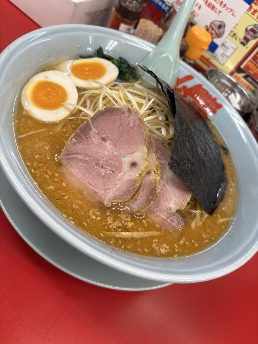 f_oqrs's tweet image. 顔に見えるチャーシュー君