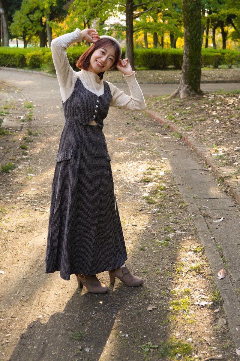 以前から撮りたかった陽菜さん(<a href="/hina_ptrm/">陽菜🐤3/22スタジオシェア</a> )
晩秋の伸びた影とともに
ポーズも多彩で撮ってて楽しいモデルさん
#ポートレート 
#portrait 

#中村さん交流会