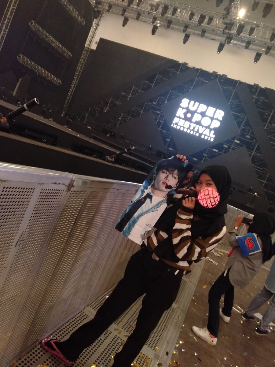 fluffyjuy's tweet image. From this :                          To this :
2019                                       2025

Masih dengan slogan yang sama⚘️😻