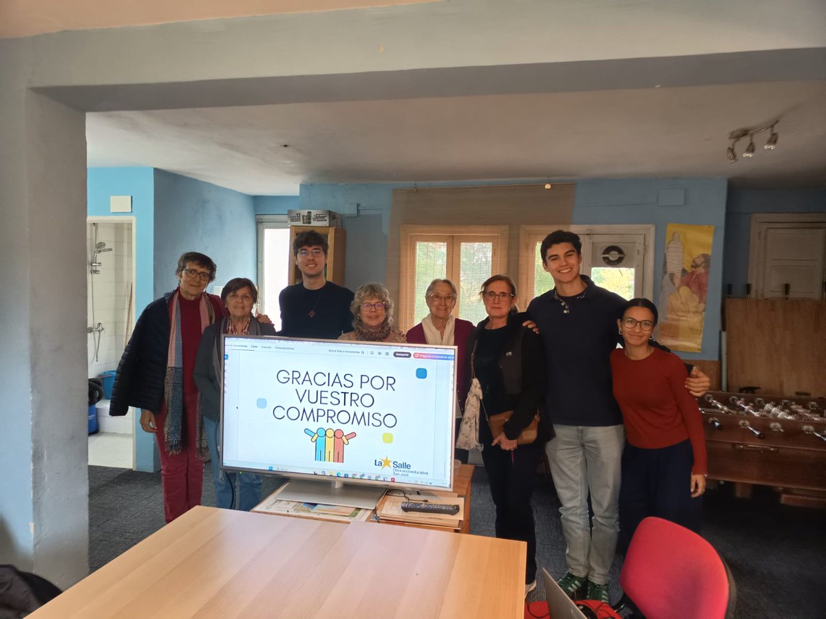SalleObra's tweet image. Encuentro de #voluntarios de la Escuela de Español para migrantes #LaSalle
Gracias por vuestro compromiso fiel a las personas migrantes. Seguimos caminando juntos