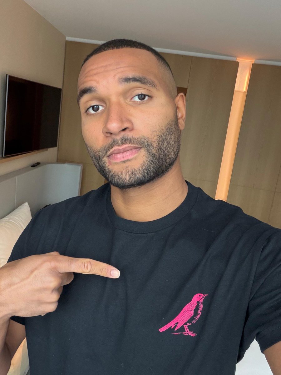 RobinEricHaak's tweet photo. My friend Jonathan Tah is one of the world’s best defensive football players. He serves our German national team and plays for FC Bayern München. He’s now also the ambassador for our Robin – Courage is a co-founder. 

https://t.co/pvm4lwXA48 https://t.co/a2e7NuqEEG