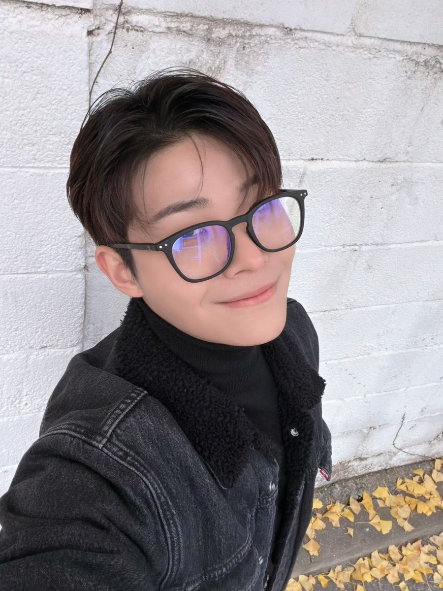 GHOST9OFFICIAL's tweet image. [📸]

추운 날에 감기 안 걸리게 조심!🥰

#GHOST9 #고스트나인
#SONJUNHYUNG #손준형