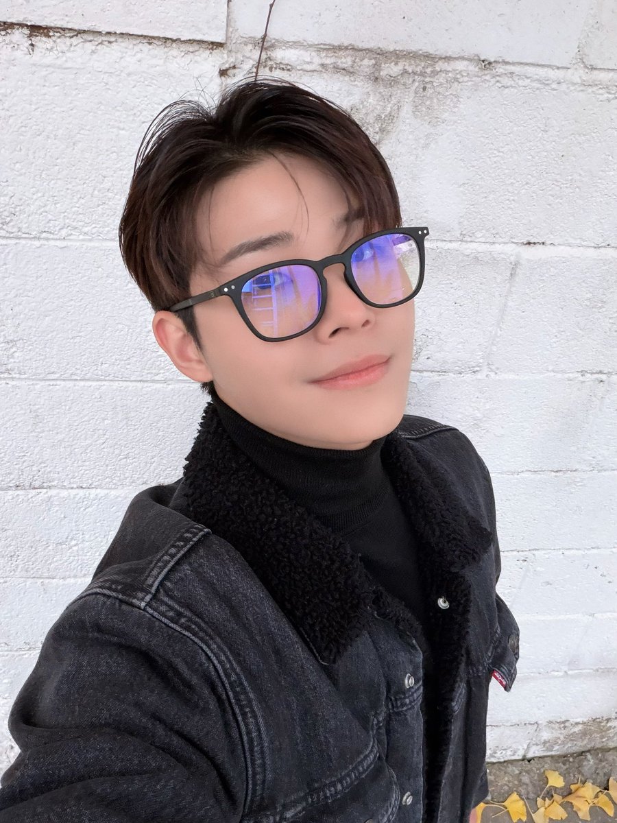 GHOST9OFFICIAL's tweet image. [📸]

추운 날에 감기 안 걸리게 조심!🥰

#GHOST9 #고스트나인
#SONJUNHYUNG #손준형