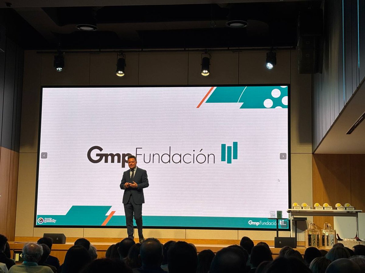 APADISASOC's tweet image. 🎾 25 años de #PadelSolidario con @FundacionGmp: cerca de 500.000 € recaudados para proyectos que mejoran la vida de personas con discapacidad y daño cerebral.
Gracias por el homenaje a entidades como APADIS y por tanto compromiso. ¡Por muchos años más!
#Inclusión #Solidaridad