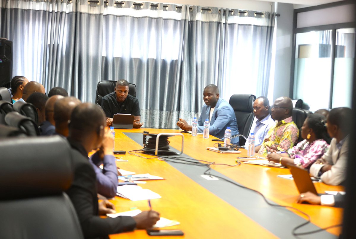 pashmut's tweet photo. Visite du Ministre 

Le Ministre délégué chargé de l'@eau_tg M. @AlipuiSena a rendu une visite surprise à l'équipe du projet #PASH-MUT. 
Un moment motivant qui renforce la détermination collective.

👇👇
https://t.co/oJCcQkoJVm

@BM_Afrique
@CommunicationTg
@Afreepress
@laTdE_SA https://t.co/GwC0nFOKkJ